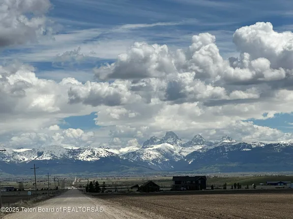 8509 Fawn Ridge Ln, Tetonia, ID 83452