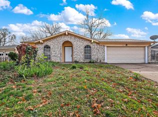 1804 Castle Rd, Arlington, TX 76014