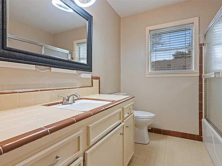 3808 Avenue O — Photo 28