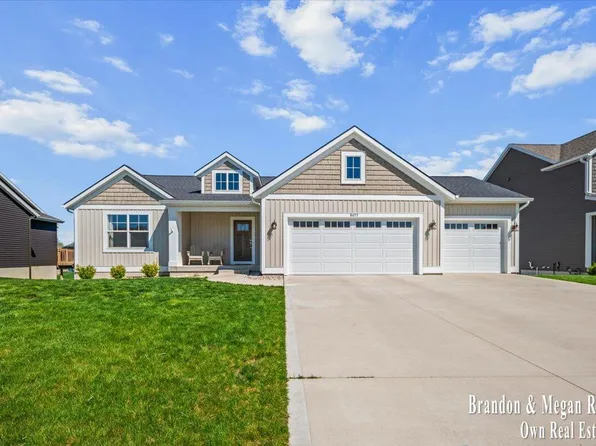 9477 Fields Dr, Zeeland, MI 49464