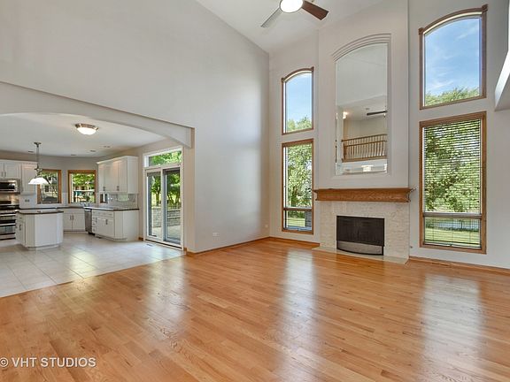 2nd image of 15547 Lakeside Dr