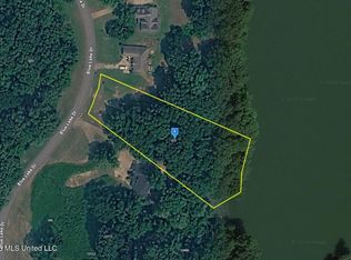 410 Blue Lake Dr, Lake Cormorant, MS 38641