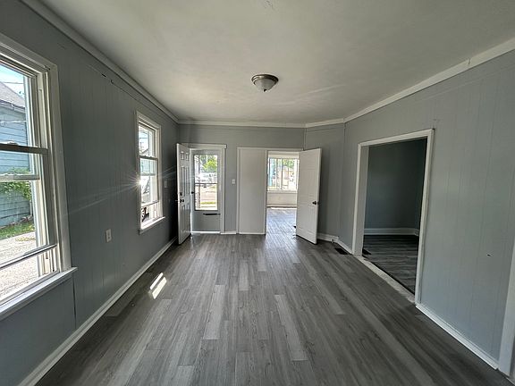 2nd image of 3215 W 50th St #Up