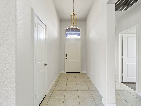 2nd image of 3437 Lauren St