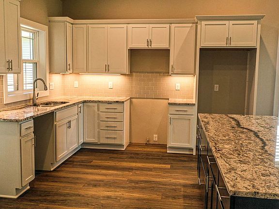 5th image of 2835 Endive Dr