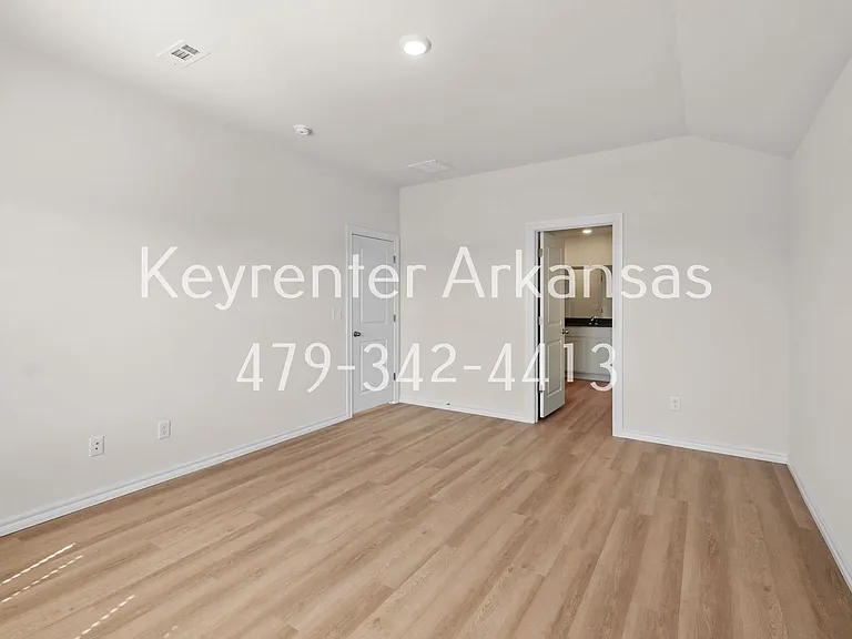1317 Bates St — Photo 15