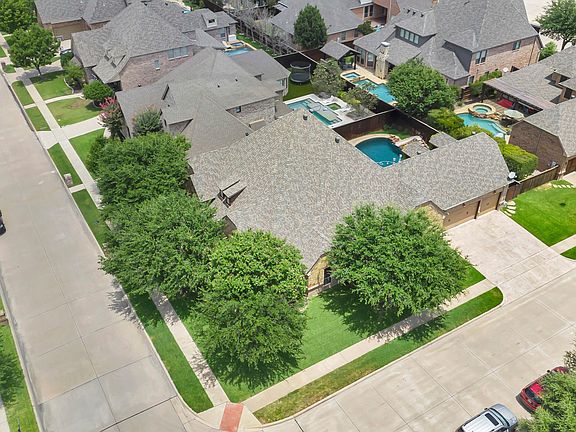 3rd image of 8100 Canyon Oak Dr