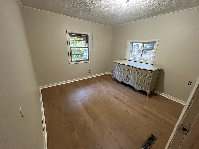203 Ray St — Photo 10