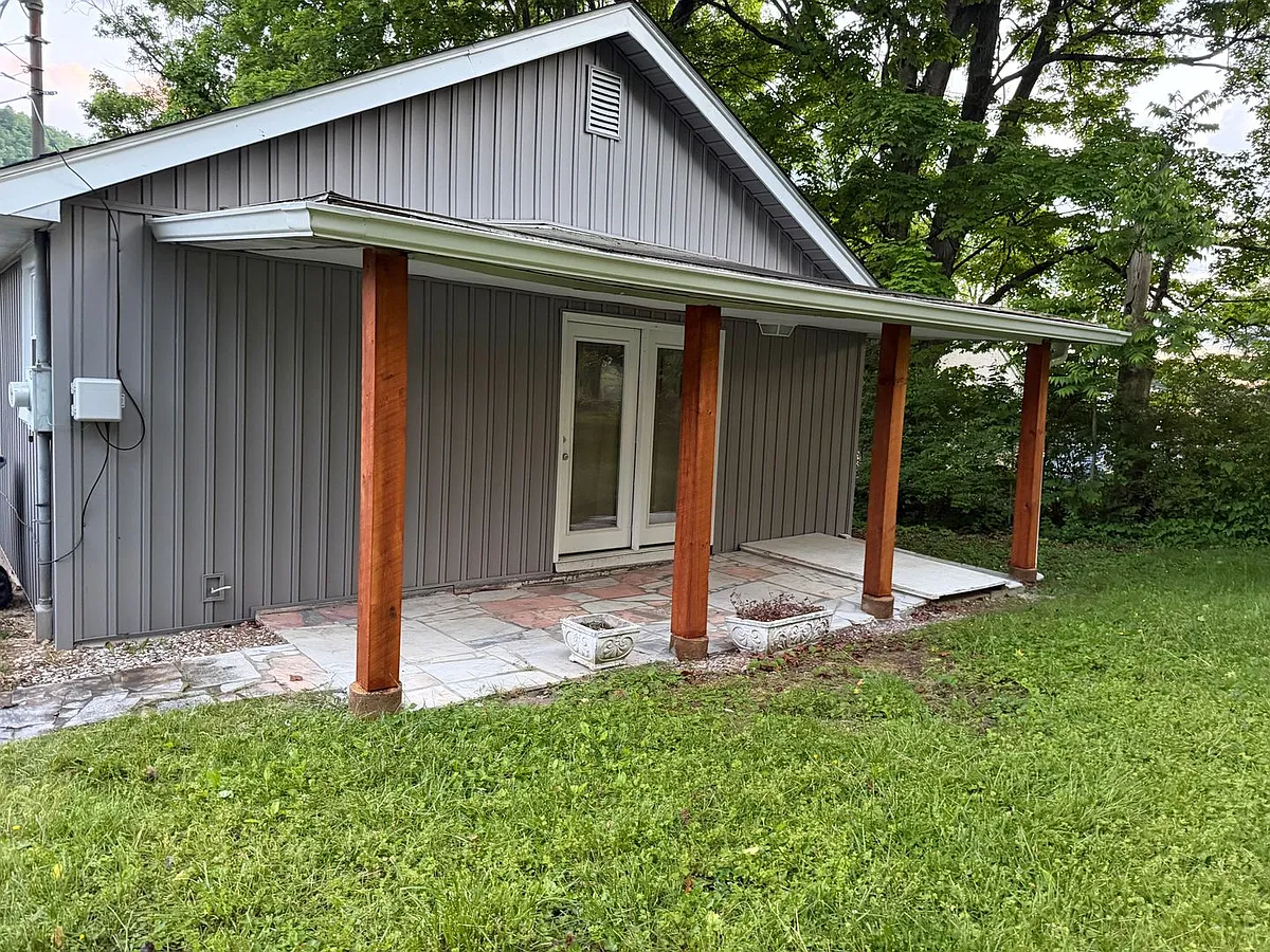 Building Photo - 3356 Avoca Rd