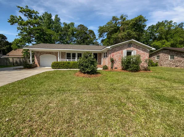 102 Rebellion Rd, Summerville, SC 29483
