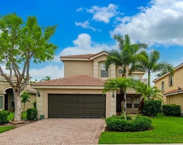4 bed, 2.5 bath, 2515 sqft, $4,550 — Photo 1