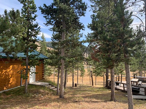 4th image of 6 Aspen Dr