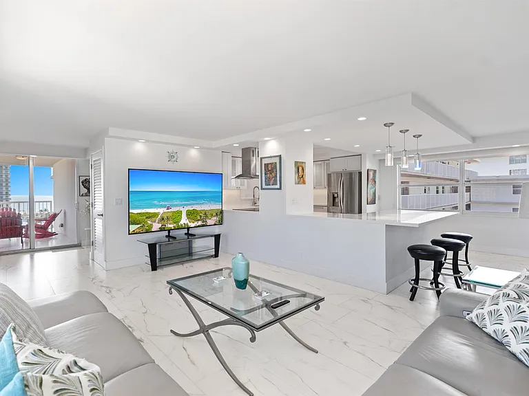 121 Golden Isles Dr #Penthouse 1 — Photo 28