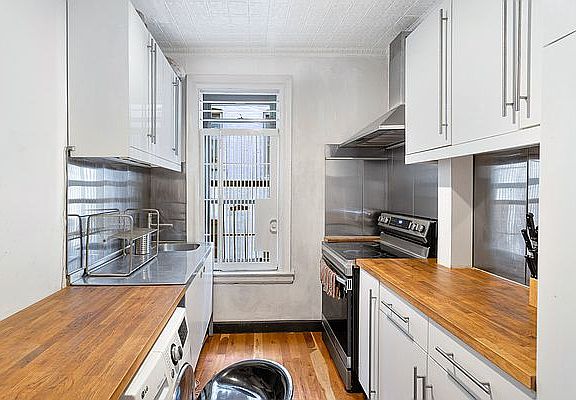 5th image of 501 W 122nd St #D2