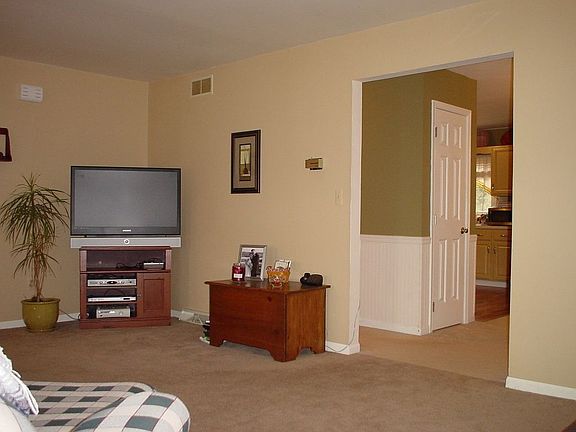 5th image of 4 Keglovits Ln