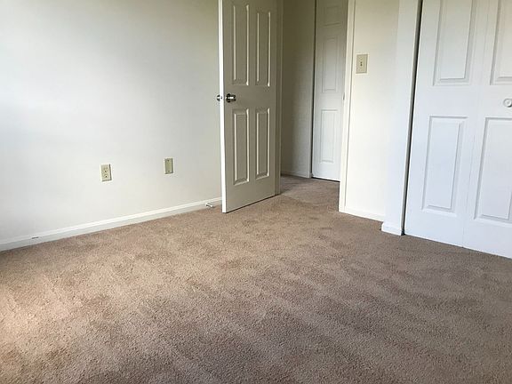 4th image of 8814 Royal Manor Dr #101