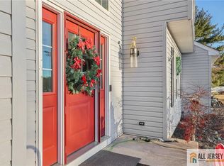 321 Snowgoose Ln, Mullica Hill, NJ 08062