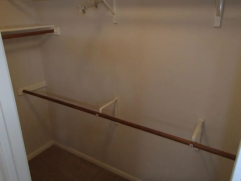 208 Juniper Dr — Photo 8