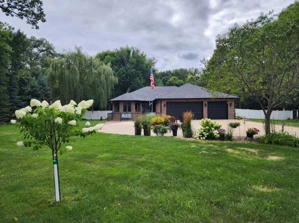 730 Timber Oak Rd, Evansdale, IA 50707