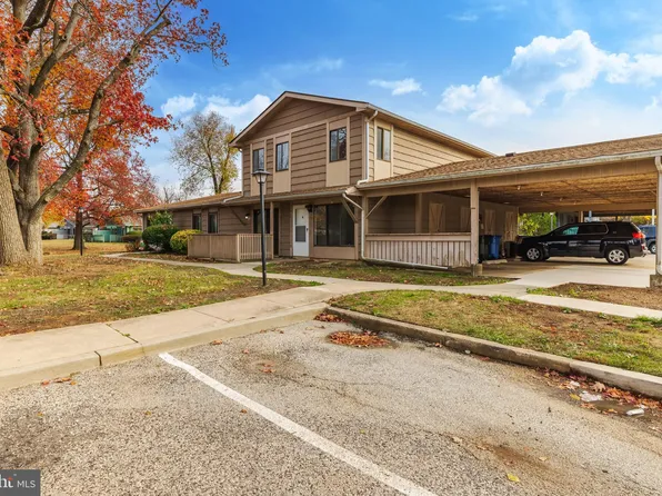 11 Maplewood Ct, Paulsboro, NJ 08066