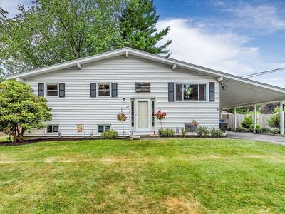 10 Buttercup Ln, Medway, MA, 02053
