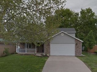 128 N 25th St, Quincy, IL 62301