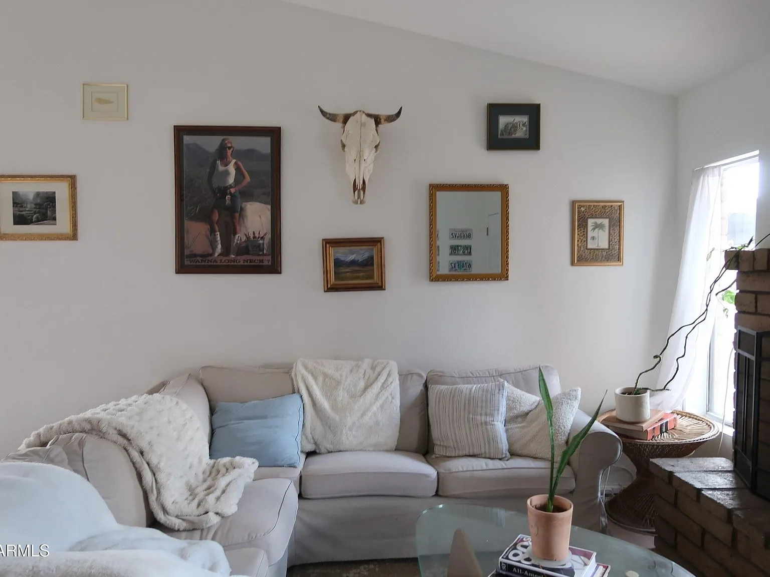 3 bed, 2.0 bath, 1040 sqft, $1,900 — Photo 3