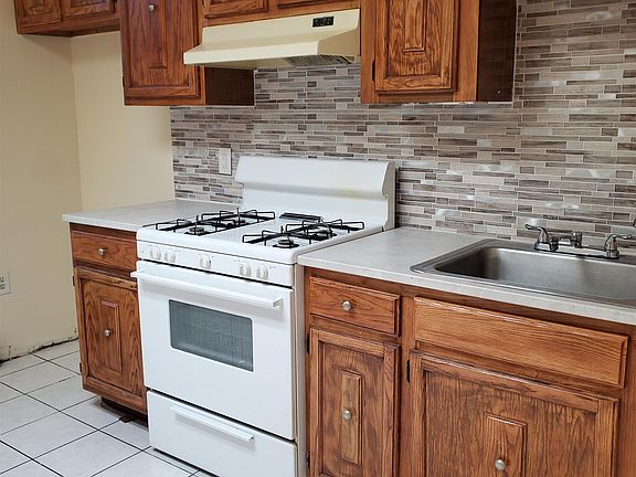 2nd image of 204 Clendenny Ave