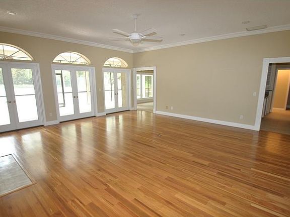 4th image of 805 Greenshire Ct