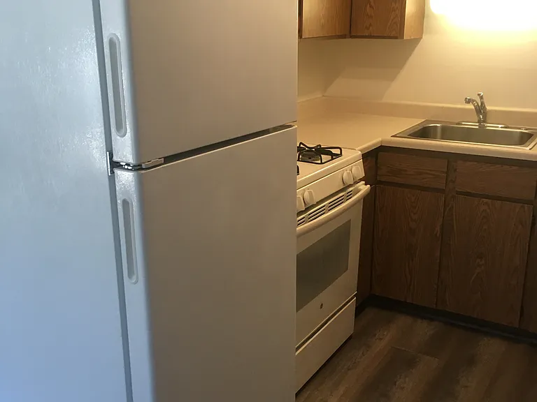 1100 McClellan Ave — Photo 15
