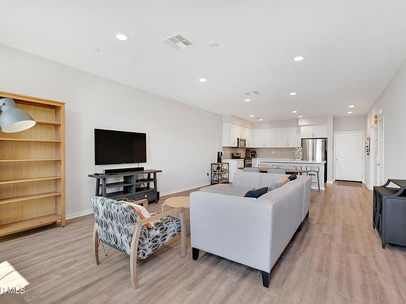4th image of 135 Farmhouse Dr #3