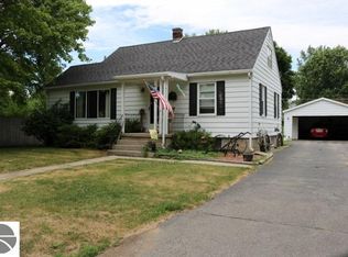 615 Cedar St, Breckenridge, MI 48615