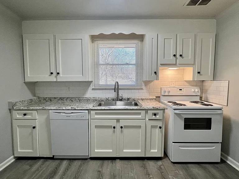 1635 Evelyn Ave #B — Photo 6