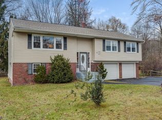 56 White Oak Ct, Parsippany, NJ 07054