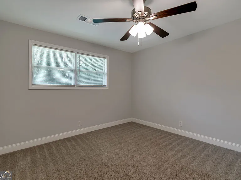 3102 Edgewater Dr — Photo 13