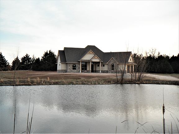 2nd image of 70 Woody Ln