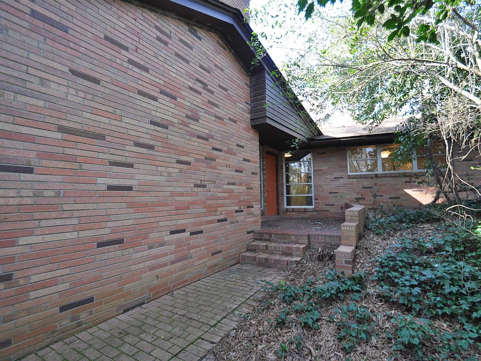 1st image of 2221 Wells Park Dr