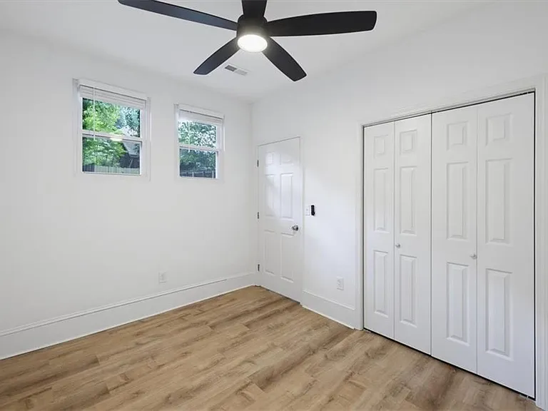 498 Connally St SE — Photo 20