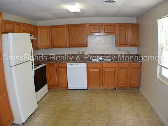 3rd image of 622 NE 26th Ct APT 2
