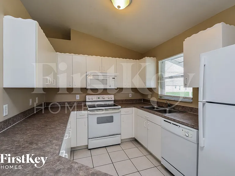 117 Blackstone Dr — Photo 6