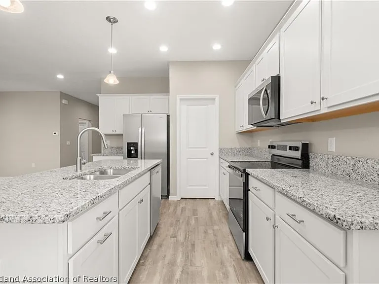 845 Peachtree Dr — Photo 8