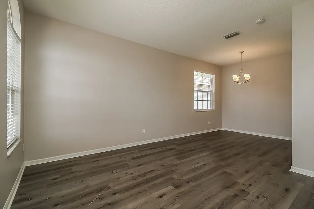 4 bed, 2.0 bath, 1828 sqft, $4,060 — Photo 4