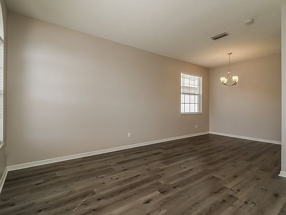 4th image of 511 Greg St