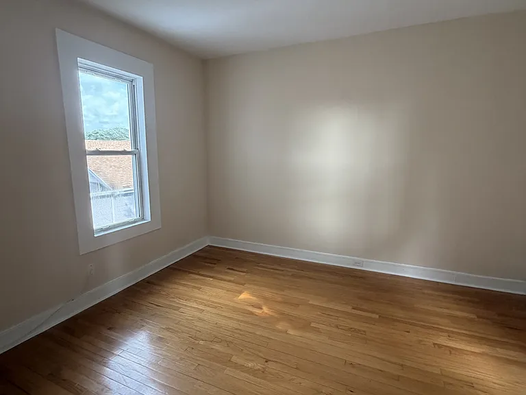 373-375 Blatchley Ave #3C — Photo 4