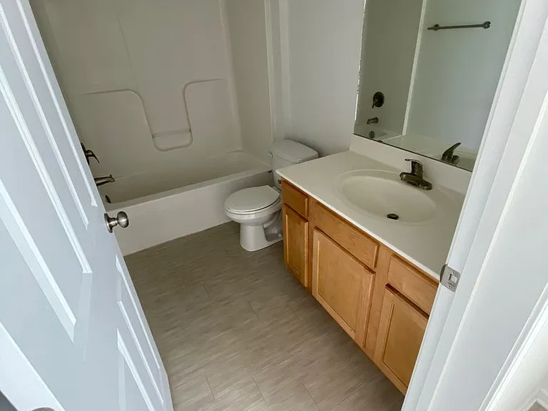 825 S Maguire St. — Photo 7