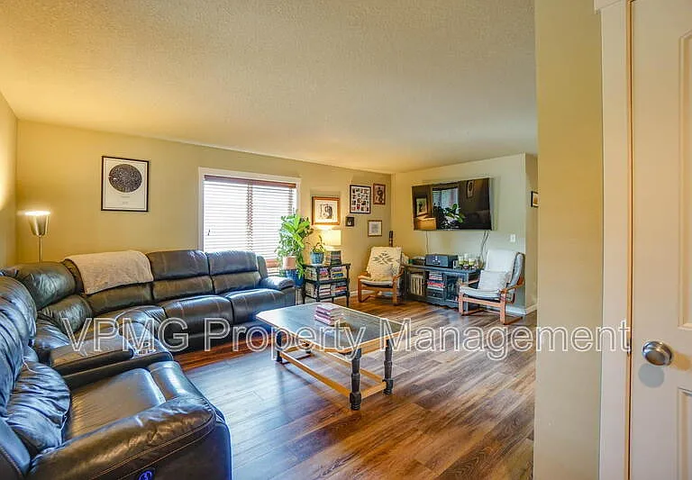 8814 NE 82nd Ave — Photo 5