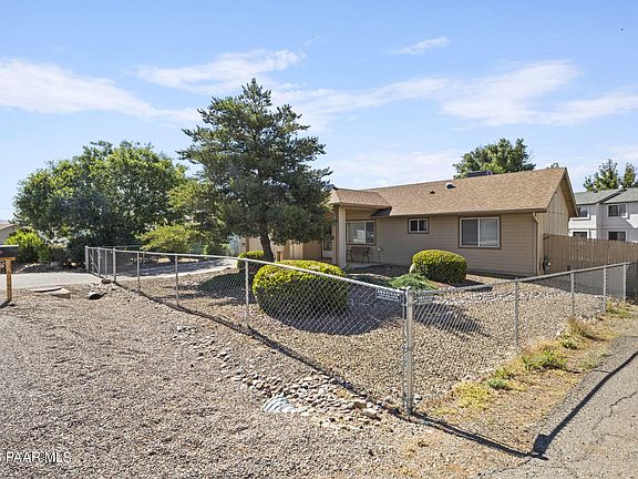 3rd image of 3383 N Catherine Dr