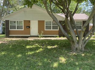 1210 Lanore Dr, Urbana, IL