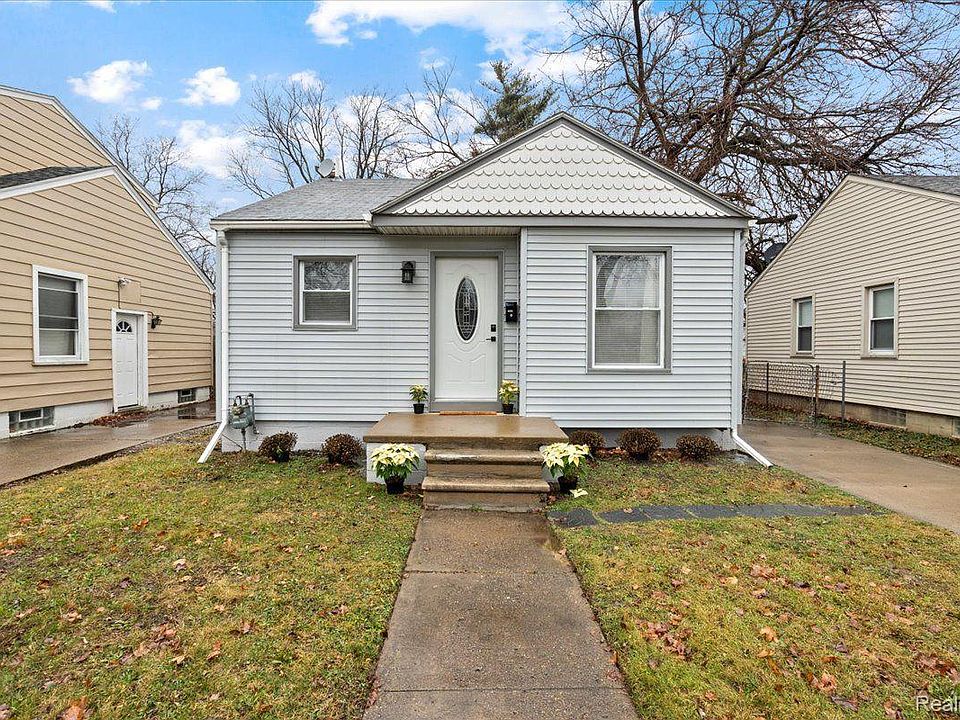 1st image of 26224 McDonald St