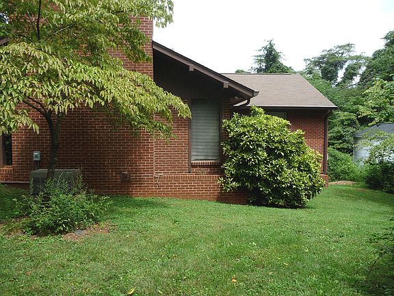 2nd image of 4819 E Summit Cir